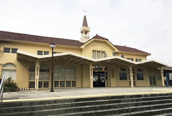 三角駅
