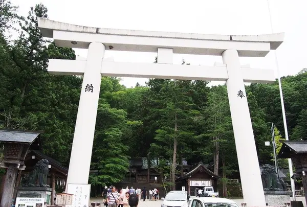 諏訪大社上社本宮