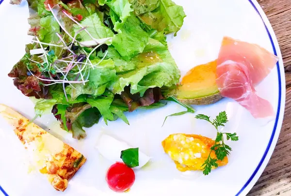 nR table 表参道店 (エヌアールテーブル)