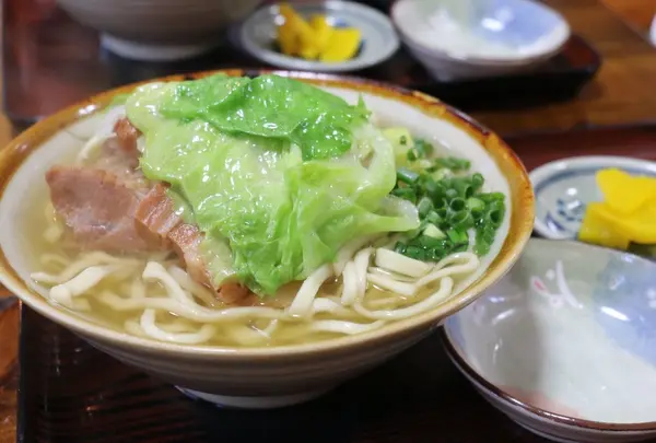 八重食堂