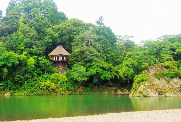 臥龍山荘
