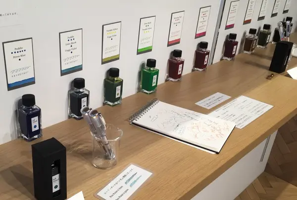 ink stand by kakimori