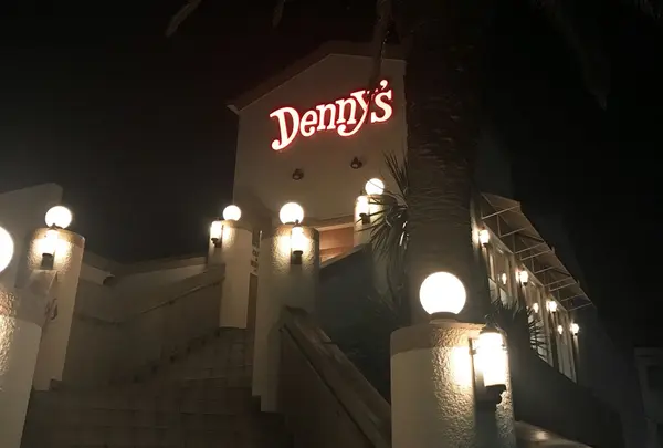 デニーズ 葉山森戸店
