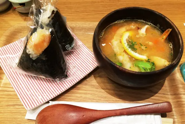 こめらく