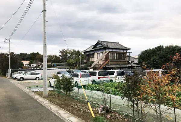 アツサワ駐車場