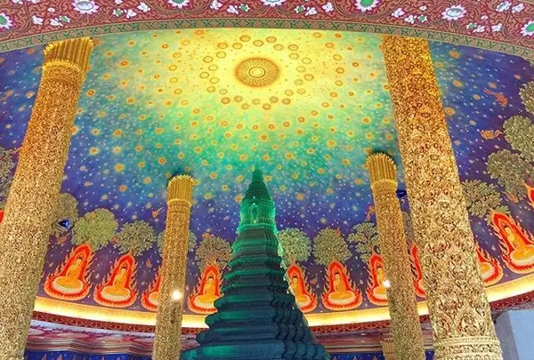 Wat Pak Nam（ワット・パークナム）