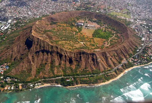 Diamond head（ダイヤモンド・ヘッド）