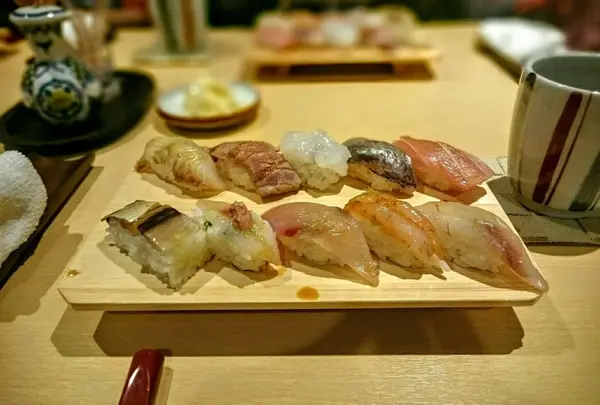 鮨 歴々 近江町店
