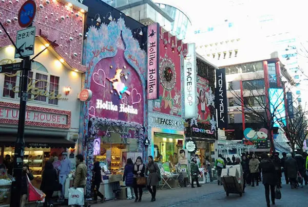 明洞（Myeong-dong）