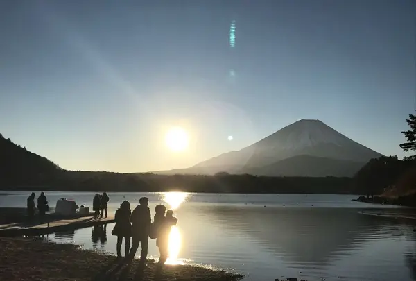 精進湖山梨精進湖