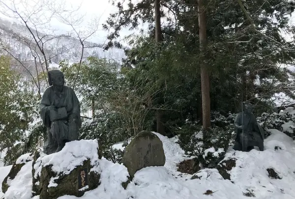芭蕉・曽良像