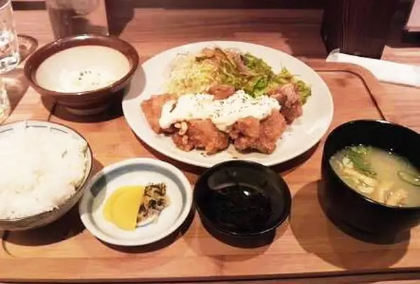 七色食堂 ヨドバシ 博多店