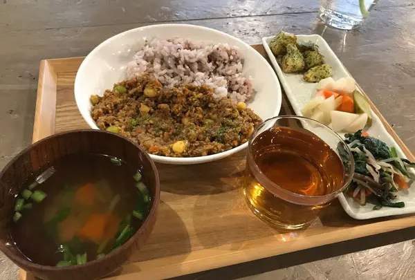 tiny peace kitchen