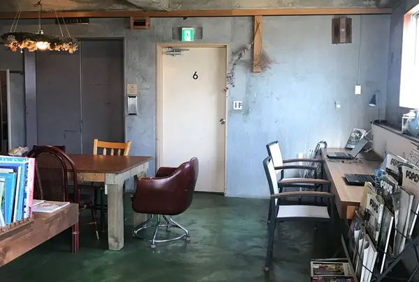 Nui. HOSTEL & BAR LOUNGE