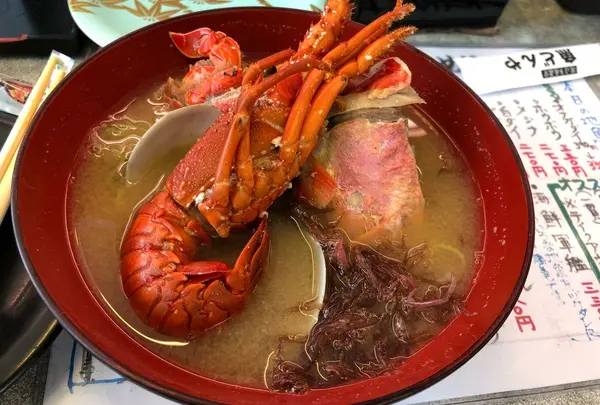 地魚回転寿司 魚どんや