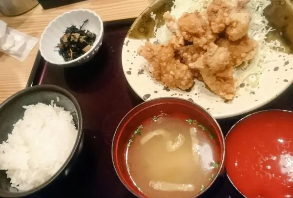 博多もつ鍋やまや 丸の内店