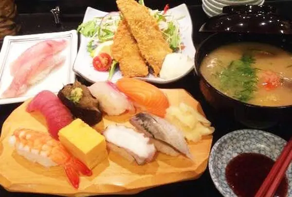 沼津 魚がし鮨 丸ビル店