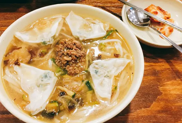 myeongdong kyoja (明洞餃子)
