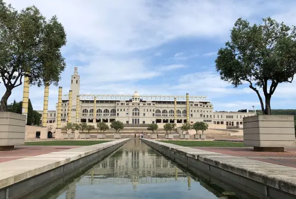 〈やや応用〉Estadi Olímpic Lluís Companys