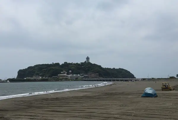 片瀬海岸沿い