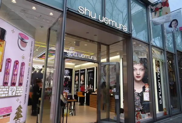 シュウ ウエムラ 表参道本店