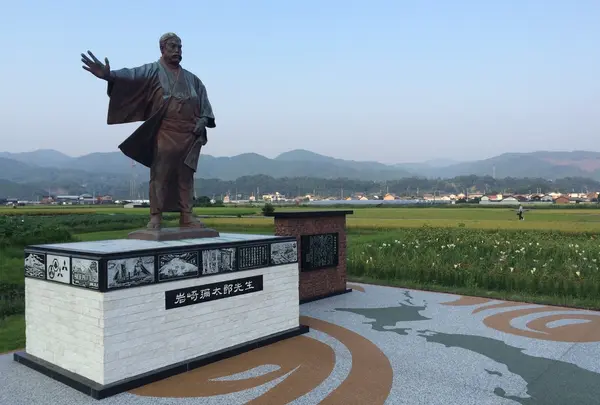岩崎弥太郎銅像