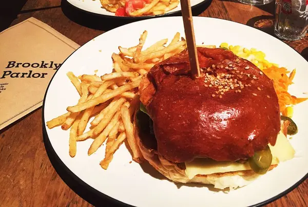 Brooklyn Parlor（ブルックリンパーラー）