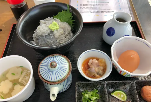 魚竹鮮魚店やけんど〜海鮮どんや
