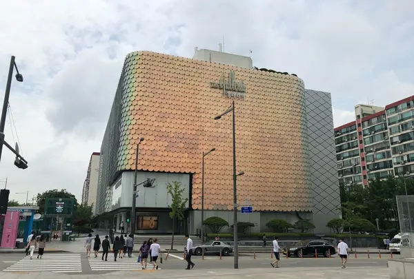Galleria Department Store Luxury Goods