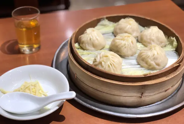 新亜飯店
