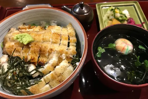 炭火焼うなぎ 魚寅