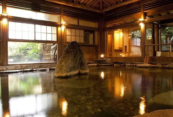 依山楼 岩崎