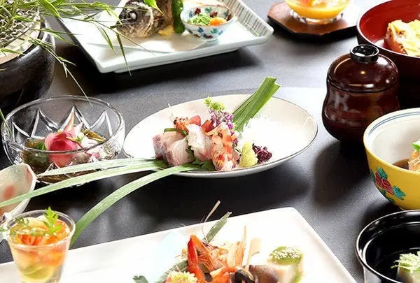 料亭・旅館 半月庵