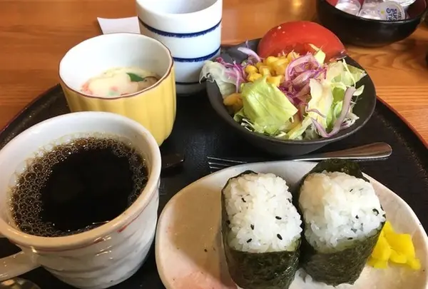 白壁カフェ 花ごよみ