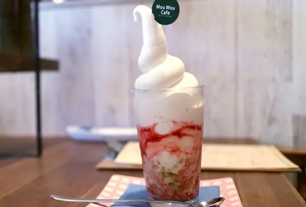 生クリーム専門店 Mou Mou Cafe (モーモーカフェ) アスナル金山店