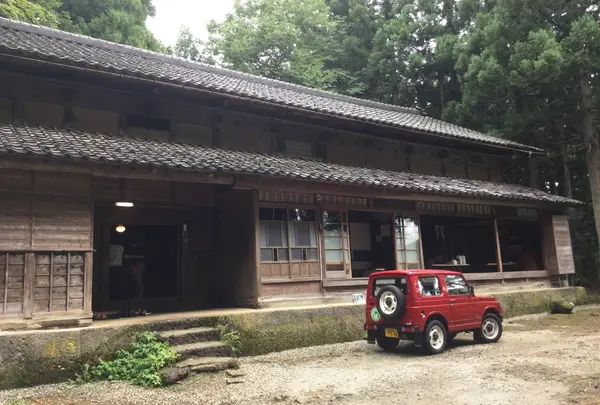 おおかみこどもの花の家