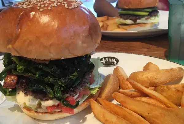 ARMS PARK SIDE BURGER SHOP （アームズ）