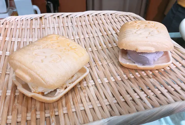 浅草ちょうちんもなか