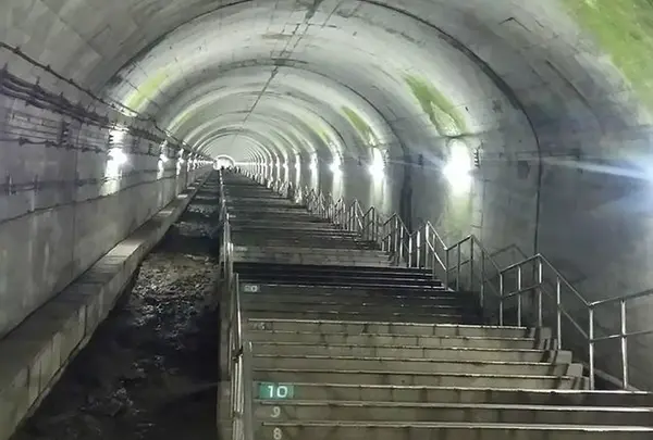 土合駅