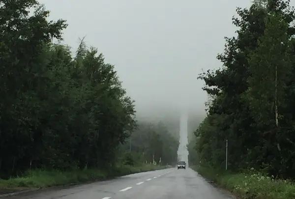 天に続く道
