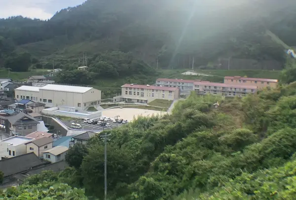 唐丹中学校