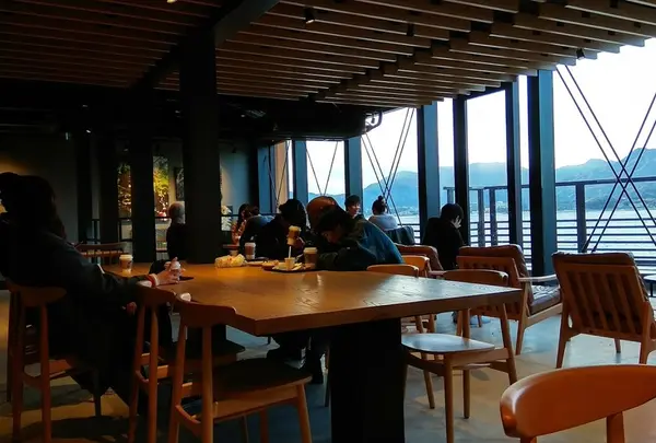 スターバックスコーヒー 厳島表参道店
