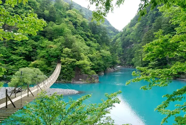 寸又峡