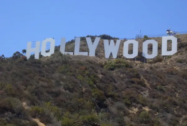 ハリウッドサイン