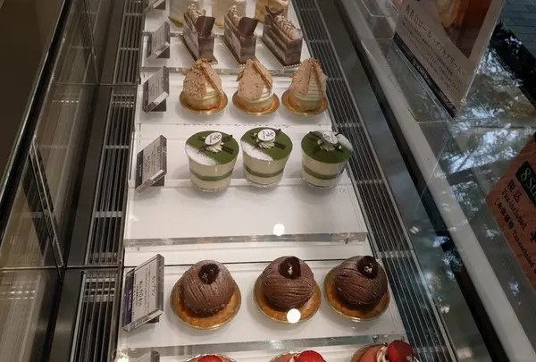 ヨックモック 青山本店