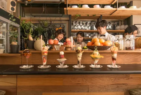 夜パフェ専門店パフェテリア パル