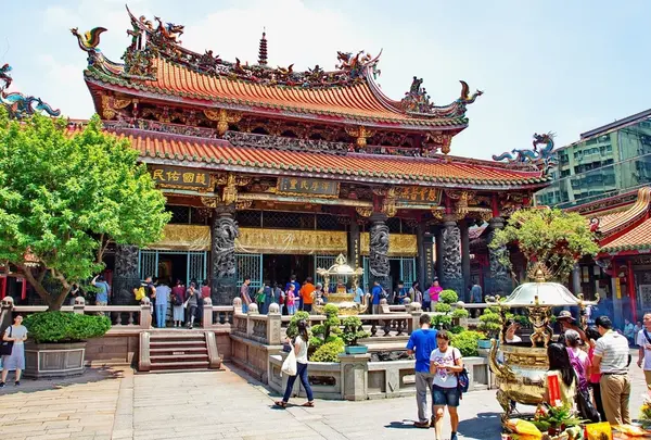 龍山寺（Longshan Temple）