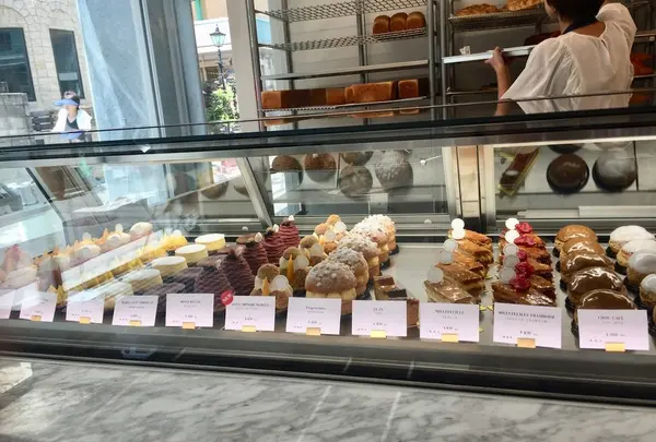リベルテ・パティスリー・ブーランジェリー (LIBERTÉ PÂTISSERIE BOULANGERIE)