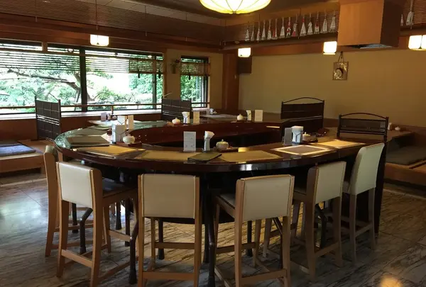 六盛 スフレ・カフェコーナー茶庭