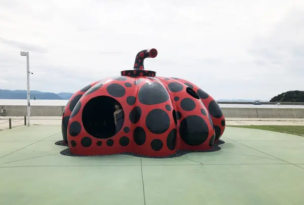 草間彌生「赤南瓜」